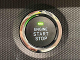 電子カードキーを携帯していれば、ボタンを押すだけでエンジンの始動がスマートに行えます。
