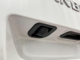 【バックカメラ】 対応モニターを装着することで、駐車時に車両後方の様子を見ることができます