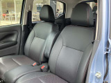 助手席前にも収納スペースがございますので、こちらにこも小物を収納することができます!