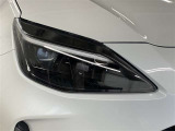 明るく省電力なLEDヘッドライト、印象的なデザインが輝きを放ちます。