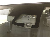 《Toyota Safety Sense》レーザーレーダーと単眼カメラを併用した「2種類の目」で、先行車を認識し、事故の回避や衝突被害軽減を支援します。