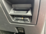 ETCの本体は運転席の右足前にまとめて設置してあります!