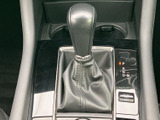 雨天時でも視界を確保し、安全運転をサポートします。レバー操作で簡単にワイパーを作動させることができます。