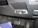 高速道路の料金所をノンストップで通過できるETC車載器を装備しています!