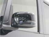 ◆ドアミラーウインカー◆ドアミラーにウインカーを装備しています。対向車に自身の進行方向を合図し安全に運転できます。