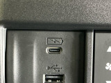 (Type-C〈3A〉)USBチャージャー搭載。スマートフォンなどの充電にとっても便利です