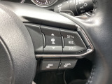 MRCC(マツダレーダークルーズコントロール)は先行車との車間を維持しながら追従走行を行い、長距離でのドライバー負担を軽減させてくれます。