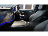 メルセデスジャパンが定めるサーティファイドカー(認定中古車)として登録を致しますので、納車時にはタイヤやバッテリー等も規定以下の数値であれば、整備代金を頂かず、無償で交換となります。ご安心下さい。