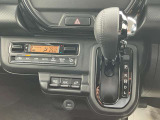 フルオートエアコンで車内の温度管理もバッチリ♪シートヒーターも付いてます。