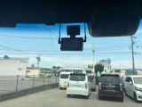 現在の車社会に必須なドライブレコーダーは装着済みです。