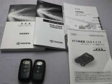 取説・メンテナンスノート・スマートキーの3点セットです。