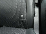 ◆ISOFIX◆シートベルトいらずでチャイルドシートと固定金具を連結するだけでガッチリ固定できます。