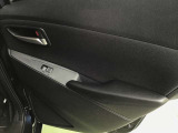 後席ドア内装とパワーウィンドウスイッチ
