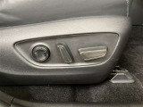 パワーシート搭載。微妙な調整が手軽にでき、最適なポジションで運転することが可能です。