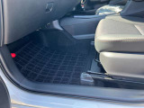 フロアマットも綺麗にクリーニングして納車しております!