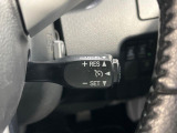 【クルーズコントロール】高速道路もラクラク走行。アクセルを離しても一定速度で走行ができ、長距離運転時の負担を軽減!加速・減速も簡単なスイッチ操作で調整できます。