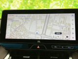鮮明な地図表示で、安全運転をサポートします。スムーズな操作で、目的地の検索も簡単に行えます。