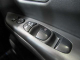 全席パワーウィンドウスイッチ★運転席はワンタッチで開閉可能です♪