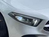 ●LEDヘッドライト:夜間走行時も良好な視界を確保し安心して運転できる高輝度LEDヘッドライトを装備!点灯速度が早く、消費電力も抑えられています。
