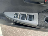 ゆったりと広い店内で、お車の悩みや各種相談を承ります。