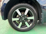 純正アルミホイール付いてます!車の軽量化に繋がることは勿論、見た目の印象が違いますよね♪
