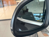 BMW認定中古車は100項目の箇所を徹底的にチェック致します。機械的な箇所や電気系、コンピューターなどを詳細に点検。交換基準に達した部品は整備した後にご納車致します。