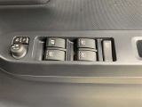 パワーウインドウスイッチ、いたずら防止・挟みこみ防止に、ウインドウロックスイッチを使用ください。便利な電動可倒式ミラースイッチ