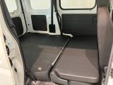 お客様にぴったりなおクルマをお選びいただけますように様々な展示車をご用意致しております!ダイハツの軽自動車だけではなく、他メーカー車やコンパクトカー・ミニバンなども数多く取り揃えております!
