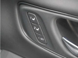 ◆ドライビングポジションシステム◆HondaスマートキーでDRIVER1・DRIVER2のそれぞれにシート位置を記憶でき、乗車時に使用キーを判別して自動で調整を行います。