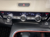 フルオートエアコンディショナーを装備。運転席&助手席シートヒーター付で、寒い日も快適です。