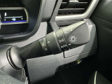 【オートライト】車外の明るさに応じて自動的にライトの点灯・消灯をしてくれます