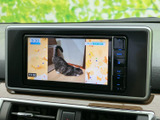 停車時にTVを楽しめるエンターテイメント機能も搭載。家族旅行やちょっとした休憩時間に便利です。