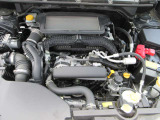 水平対向4気筒1.8L DOHCインタークーラーターボエンジン。