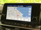 鮮明な地図表示で、現在地や周辺情報を確認できます。スムーズなルート検索で、目的地への移動をサポートします。