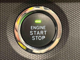 エンジン始動はプッシュスタートで楽々♪電子カードキーを携帯していれば、ブレーキを踏みながらボタンを押すだけで、エンジンの始動がスマートに行えます♪