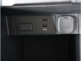 【USB接続】USB接続も可能です。スマートフォンと連動して音楽も再生可能です。