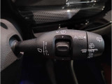 MINIの内装はとにかく『円』に拘ったデザインコンセプトが一目で伝わってきます。これほど円形に拘った車は他に御座いません。伝統のデザイン、トグルスイッチなど遊び心のある内装で御座います。