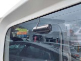 車庫入れの苦手な方の味方後方のカメラからルームミラーにカメラの画像が表示されます