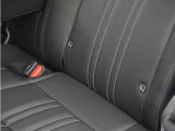 ◆ISOFIX◆シートベルトいらずでチャイルドシートと固定金具を連結するだけでガッチリ固定できます。