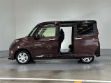 両側パワースライドドア付きだから、狭い駐車スペースなどでの 乗り降りラクラク!小さなお子さまのいるご家庭には嬉しい装備。