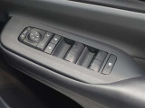 パワーウインドウを装備しております!後席ウインドゥの閉め忘れも運転席で解決できます♪