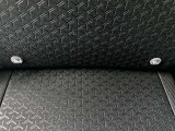 ISOFIXはシートベルトを使わずに簡単にチャイルドシートとクルマの固定金具を連結する取り付け方法です。