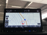 鮮明な地図表示で、安全運転をサポート。スムーズなナビゲーションで、目的地への道案内をしてくれます。ルート検索も簡単に行え、お出かけがより快適に。