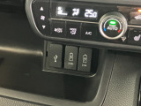 USB充電口を搭載しています!携帯電話の充電などに便利です!