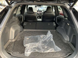 トランクでは後部座席を倒せば車中泊もできますし、大きな荷物も載せることができます!
