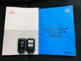メンテナンスノート・お車の取り扱い説明書・ナビの取り扱い説明書・カギも2つございます♪