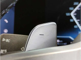【パドルシフト付】Mマルチステアホイルに付随する「パドル・シフト」F1マシン感覚でシフトチェンジが可能となりよりドライビングの楽しさを演出します