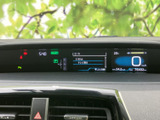 必要な情報をひと目で確認できる、見やすいメーターデザイン。運転に必要な情報を効率的に把握し、安全運転をサポートします。