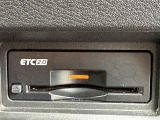 【ETC2.0(DSRC)】ETCカードを挿入すれば料金所はノンストップで通過できます。ETC限定の割引や、高速道路の情報提供サービスを利用できます。