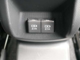 後列USB差込口(充電用です)